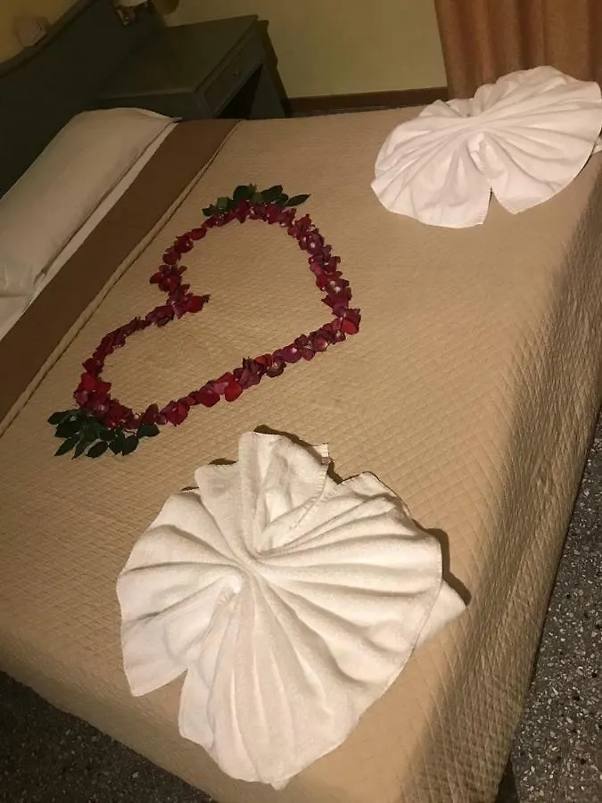***  Hotel Amalfi Лидо-ди-Езоло Италия