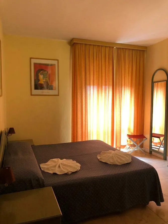 Hotel Amalfi Лидо-ди-Езоло
