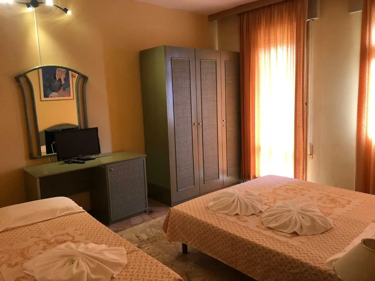 Hotel Amalfi Лидо-ди-Езоло